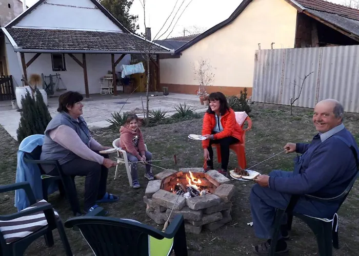 Case de vacanță Harsfak Mezokovacshaza