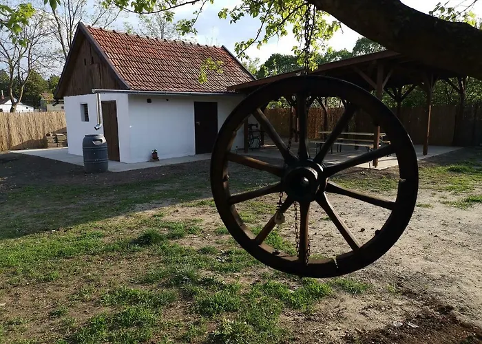 Case de vacanță Harsfak Mezokovacshaza